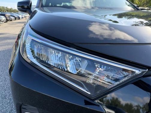Midnight Black Metallic 2019 Toyota RAV4 XLE