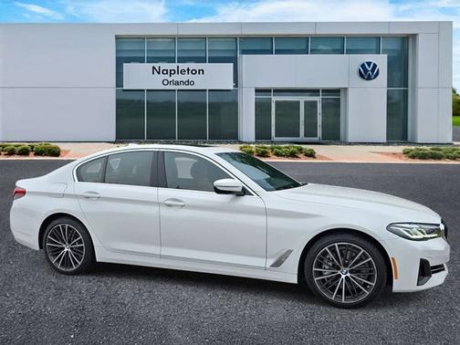 Alpine White 2023 BMW 540 540i