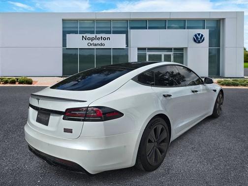 Pearl White Multi-Coat 2022 Tesla Model S Plaid