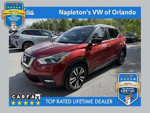 Cayenne Red/Super Black 2019 Nissan Kicks SR