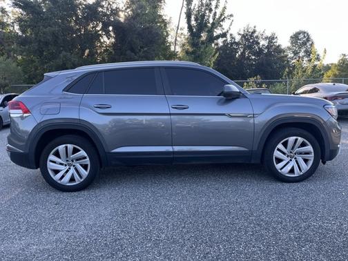 2022 Volkswagen Atlas Cross Sport 2.0T SE w/Technology