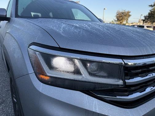 2022 Volkswagen Atlas 2.0T SE w/Technology