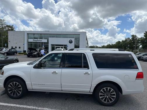 White Platinum Clearcoat Metallic 2015 Lincoln Navigator L