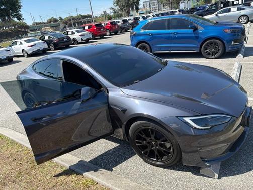 2022 Tesla Model S Plaid