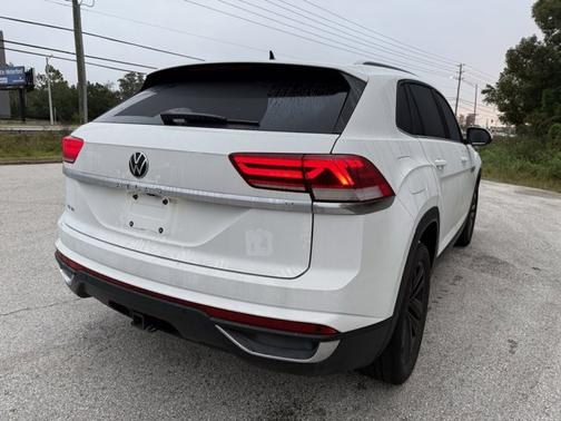 2022 Volkswagen Atlas Cross Sport 3.6L V6 SE w/Technology