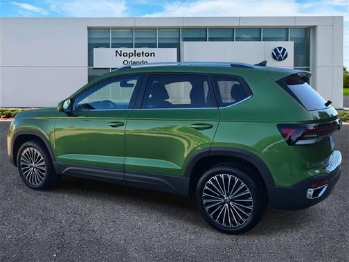2025 Volkswagen Taos SE