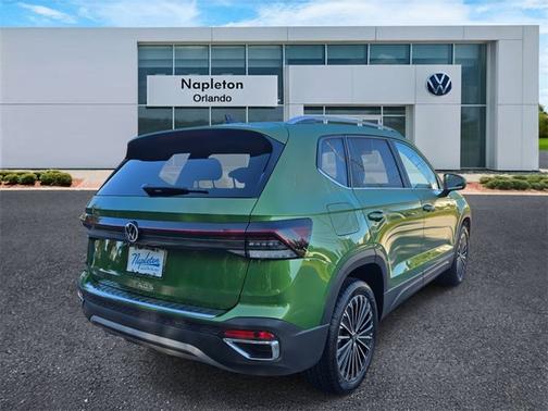 2025 Volkswagen Taos SE