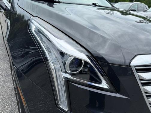 Manhattan Noir Metallic 2019 Cadillac XT5 Luxury