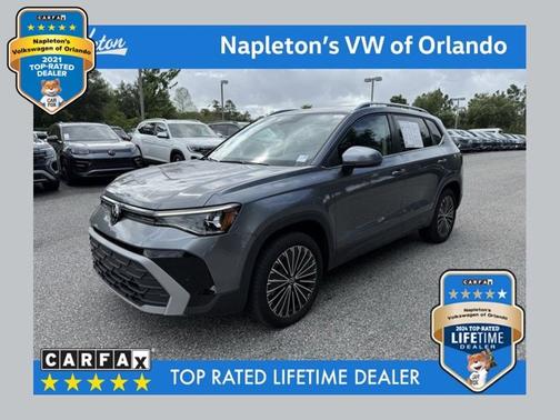 Platinum Gray Metallic 2025 Volkswagen Taos SE