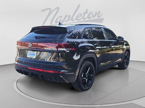 Deep Black Pearl 2026 Volkswagen Atlas Cross Sport 2.0T SEL R-Line Black