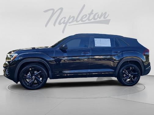 Deep Black Pearl 2026 Volkswagen Atlas Cross Sport 2.0T SEL R-Line Black