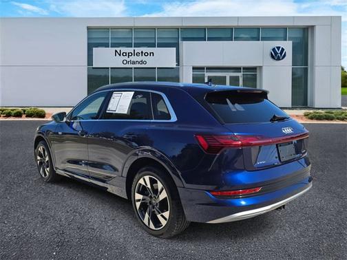 2021 Audi e-tron Premium Plus