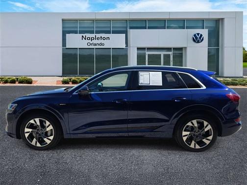2021 Audi e-tron Premium Plus