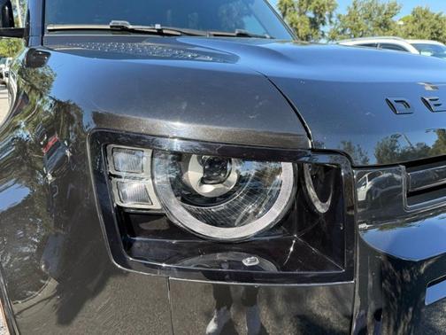 2023 Land Rover Defender X-Dynamic SE