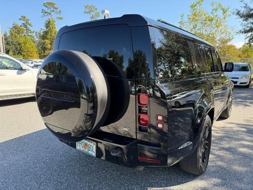 2023 Land Rover Defender X-Dynamic SE