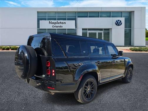 2023 Land Rover Defender X-Dynamic SE