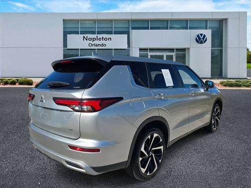 2023 Mitsubishi Outlander SE