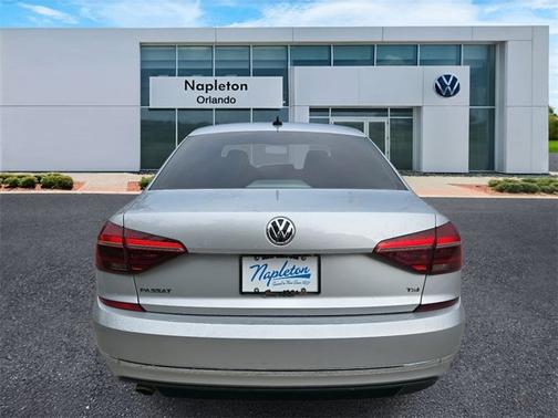2018 Volkswagen Passat 2.0T R-Line