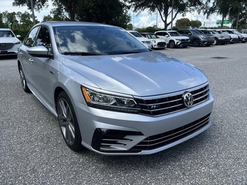 2018 Volkswagen Passat 2.0T R-Line