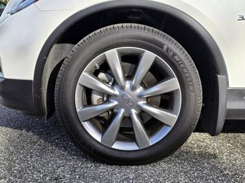 2017 INFINITI QX50 Base