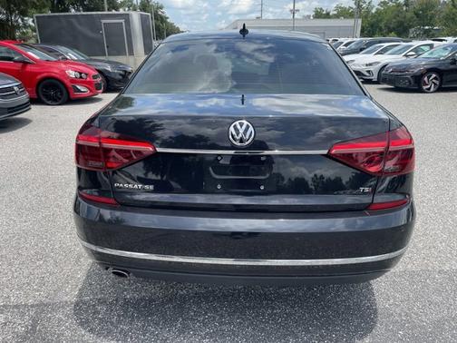 2018 Volkswagen Passat 2.0T SE w/Technology