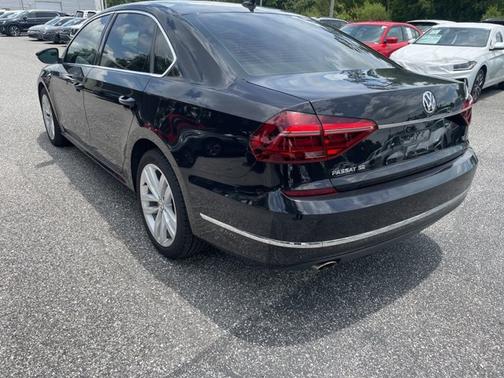 2018 Volkswagen Passat 2.0T SE w/Technology