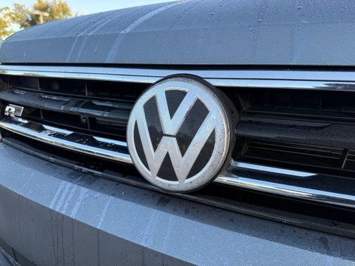 2020 Volkswagen Tiguan 2.0T SE R-Line Black