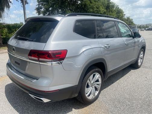 2022 Volkswagen Atlas 2.0T SE w/Technology