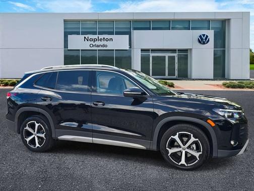 Deep Black 2025 Volkswagen Tiguan SE