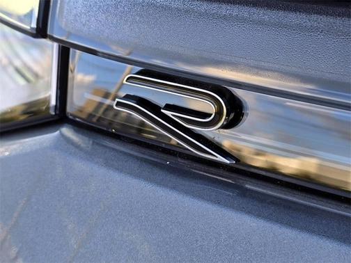 2025 Volkswagen Tiguan SE R-Line Black