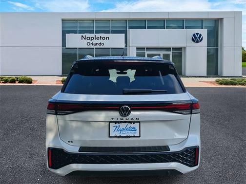 2025 Volkswagen Tiguan SE R-Line Black
