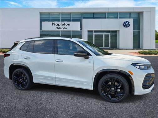 2025 Volkswagen Tiguan SE R-Line Black