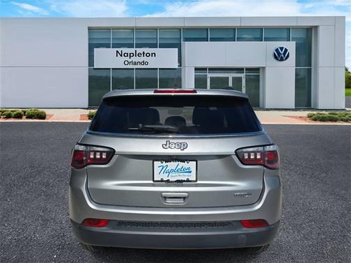 2018 Jeep Compass Latitude w/Sun/Wheel Pkg