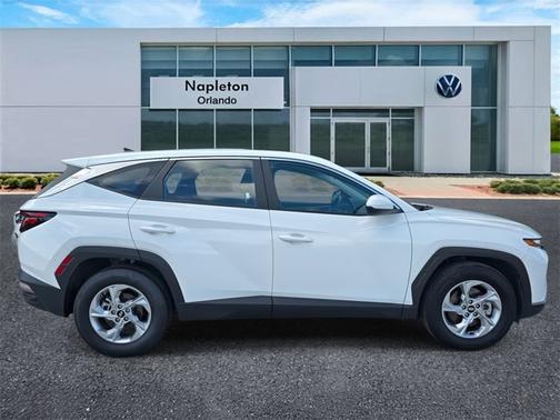 2024 Hyundai TUCSON SE