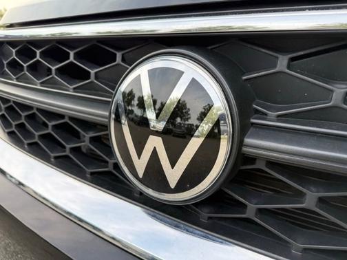 Black 2022 Volkswagen Taos S