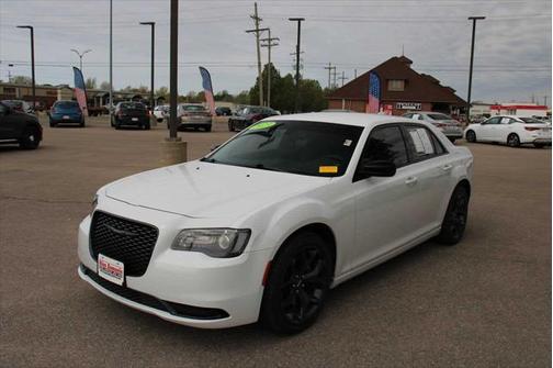 2023 Chrysler 300 Touring