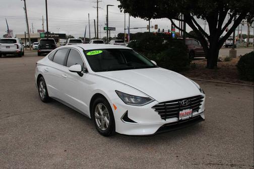 2022 Hyundai SONATA SE