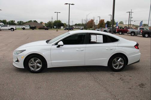 2022 Hyundai SONATA SE