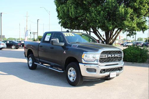 2024 RAM 2500 Tradesman Crew Cab 4x4 6'4' Box