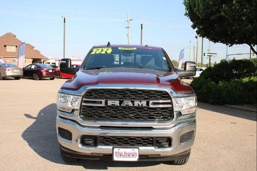 2024 RAM 2500 Tradesman Crew Cab 4x4 6'4' Box