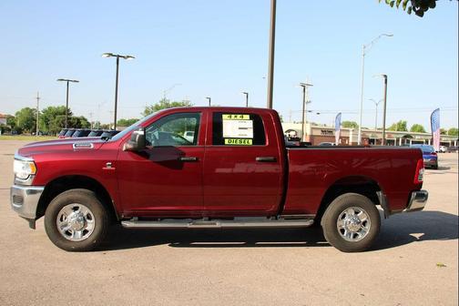 2024 RAM 2500 Tradesman Crew Cab 4x4 6'4' Box