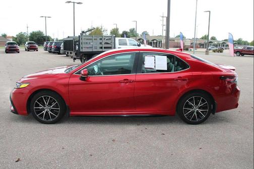 2024 Toyota Camry SE