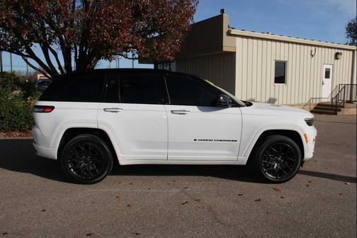 2025 Jeep Grand Cherokee Summit