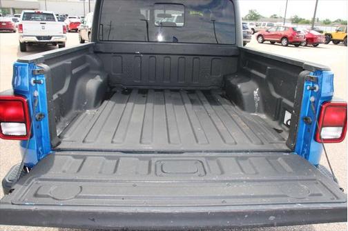 2023 Jeep Gladiator Sport S