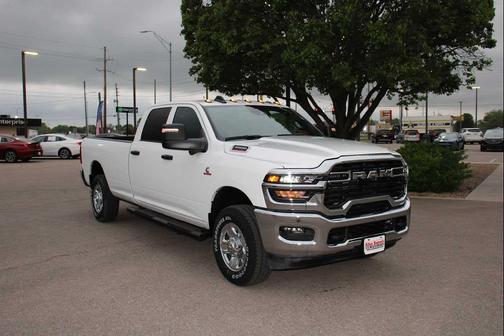 2025 RAM 3500 Tradesman Crew Cab 4x4 8' Box