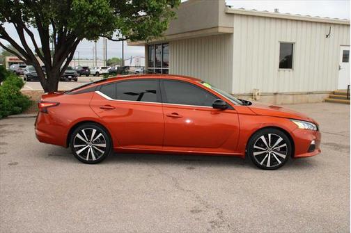 2022 Nissan Altima SR FWD