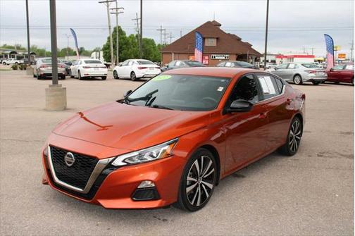2022 Nissan Altima SR FWD