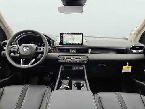 2025 Honda Pilot Touring 8-Passenger