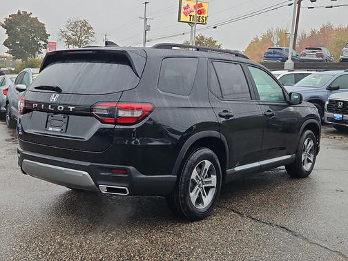 Crystal Black Pearl 2026 Honda Pilot EX-L