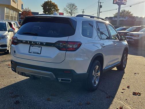 Platinum White 2026 Honda Pilot EX-L